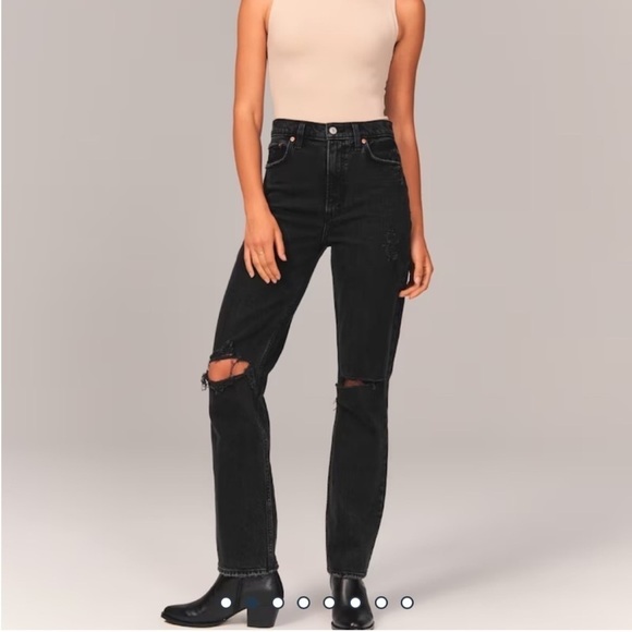 Abercrombie & Fitch Ultra High Rise 90’s Straight Jean - Picture 3 of 10